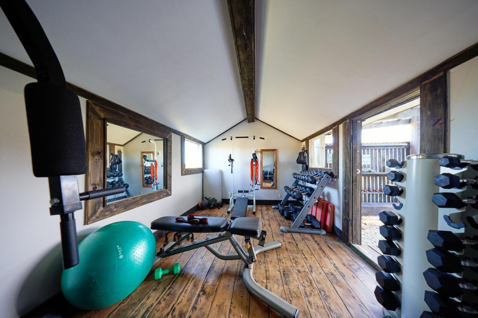 The Factory Luxury Accomodation Кайкура Екстериор снимка