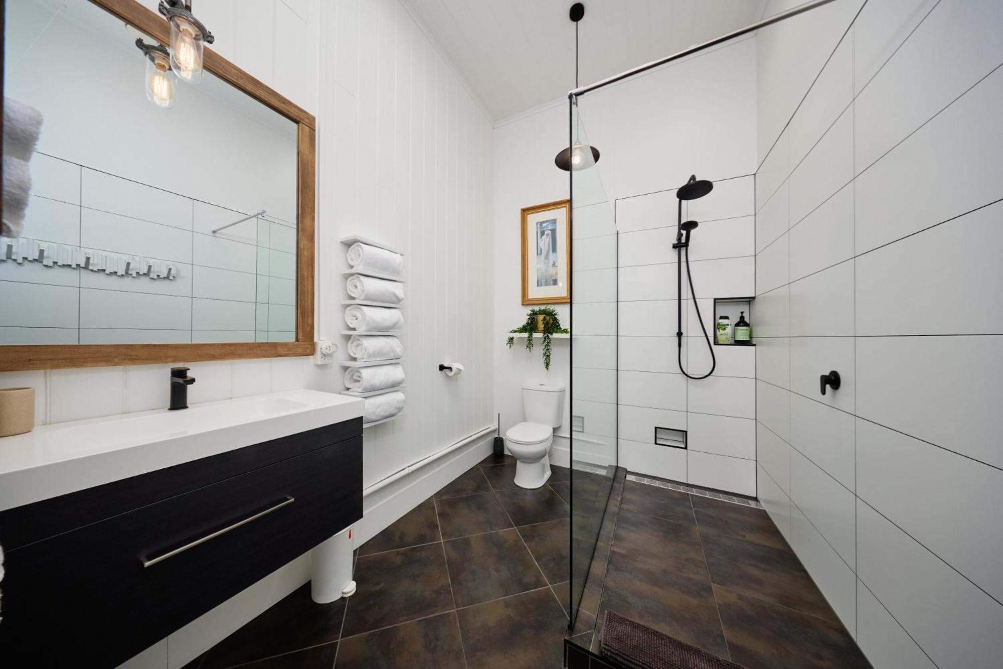 The Factory Luxury Accomodation Кайкура Екстериор снимка