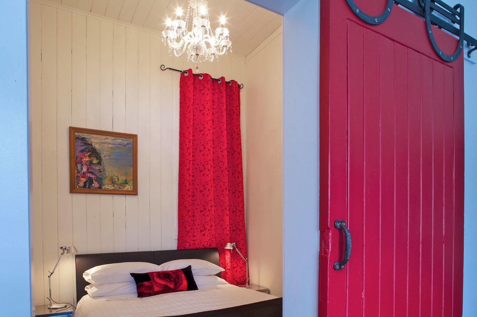The Factory Luxury Accomodation Кайкура Екстериор снимка